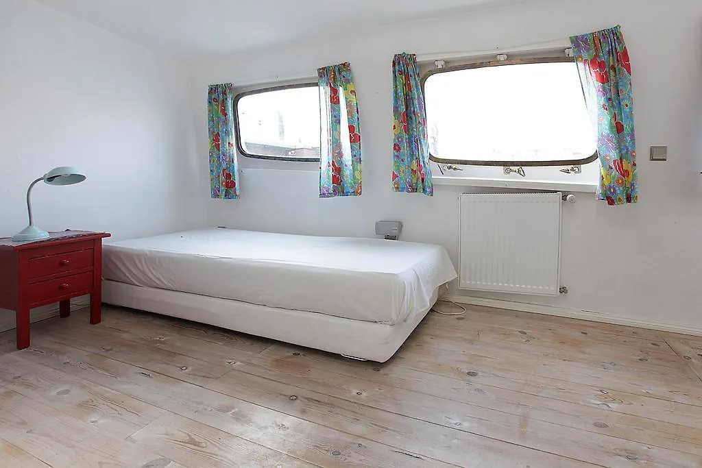 Copenhagen Houseboat Hotel Botel